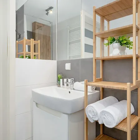Cosy Arianska For 3 In Cracow Center By Renters *